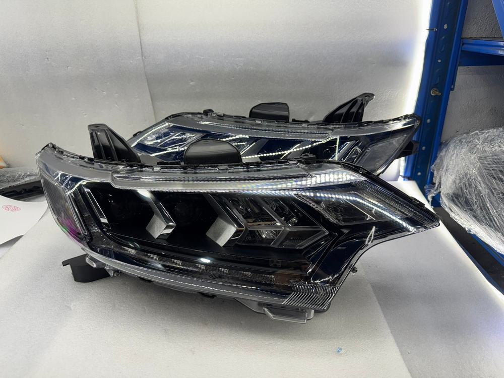 Оригинальная LED фара Mitsubishi Outlander,, оригинал