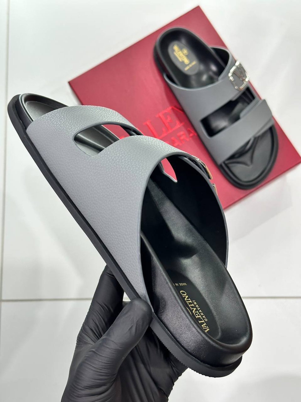 Сандалии Valentino