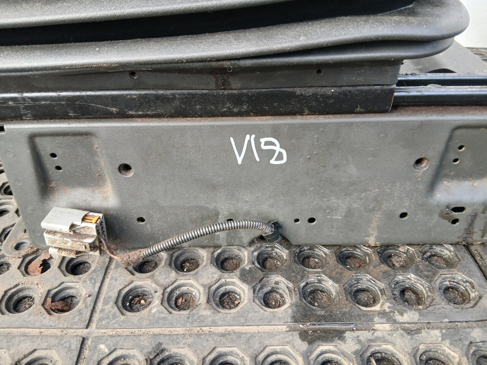 Комплект сидений пневматических 2017г