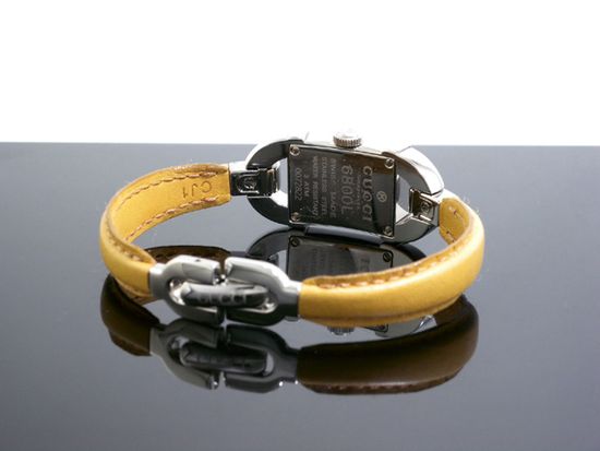 Наручные часы Gucci YA068524