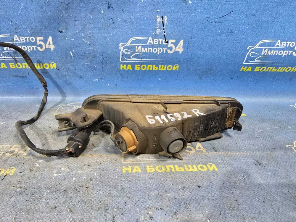 Повторитель в бампер правый MITSUBISHI AIRTREK 2002-2005