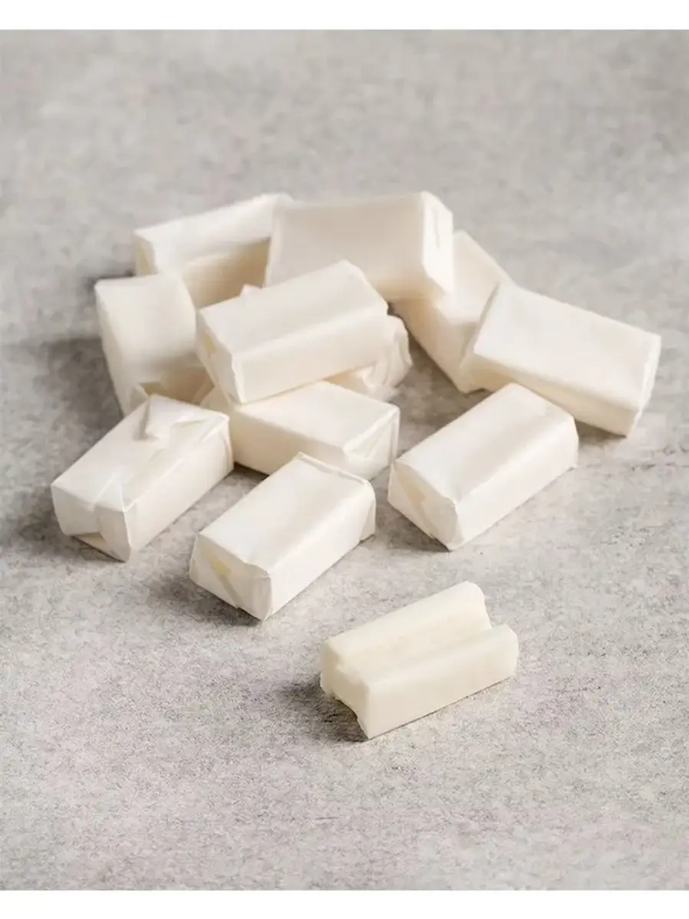 Жевательная конфета с начинкой Черника 22 г * 20 шт