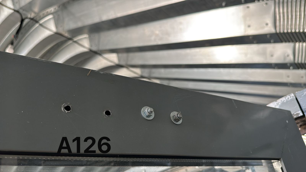 Алюминиевая Дверь Б/У 234(в) х 227(ш) Входная