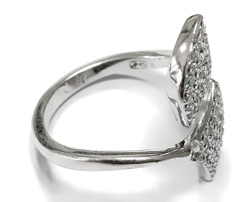 Ювелирное кольцо из серебра 925 пробы с фианитами,размер 18