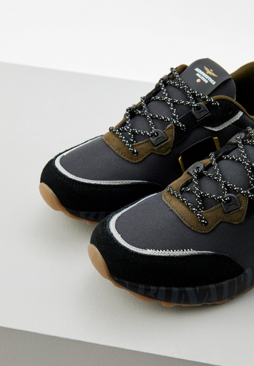 Кроссовки муж. Aeronautica 293 черно-зеленые