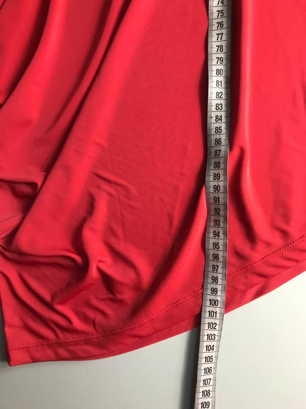 Платье с красивым акцентом, визуально 44 размер