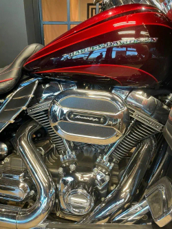 Harley-Davidson CVO Road Glide, 2015