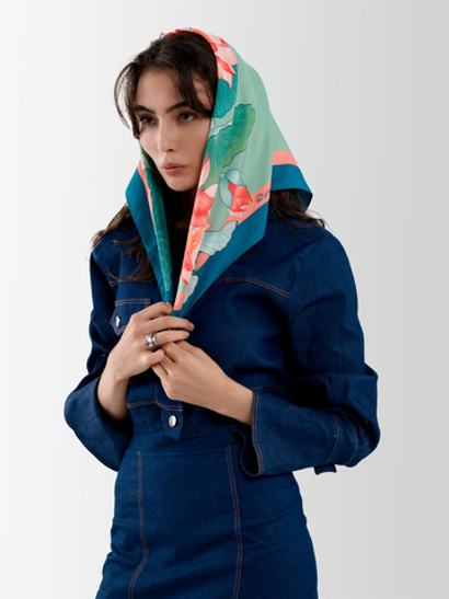 Платок «Лебединое озеро лотосов»