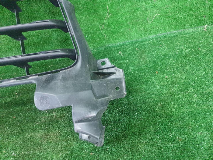 Решетка переднего бампера Porsche Cayenne 3 17-23