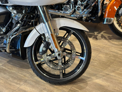 Harley-Davidson Road Glide 117, 2024 Onyx White/CHROME Trim