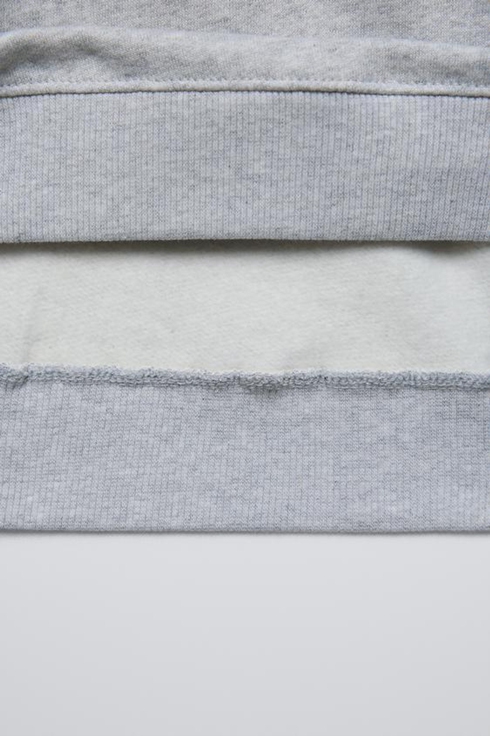 ZARA ТОЛСТОВКА С ПРИНТОМ CHIP AND DALE DISNEY ©, СЕРЫЙ С МЕЛАНЖЕВЫМ ЭФФЕКТОМ