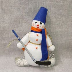 Ёлочная игрушка Снеговик-хоккеист