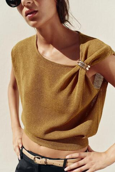 ZARA ТРИКОТАЖНЫЙ ТОП С ФУРНИТУРОЙ, ТЕМНО-СОЛОМЕННЫЙ