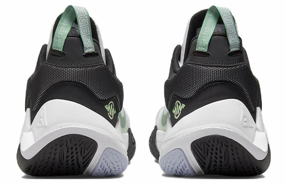 Кроссовки Nike Giannis Immortality 2