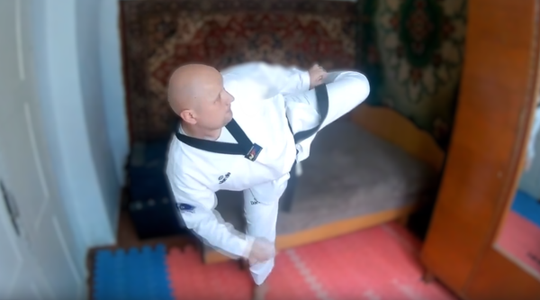 Видеотренировки от Сергея Бурака. От &quot;базы&quot; до &quot;нюансов&quot;. Удары ногами. Момдольо чаги.