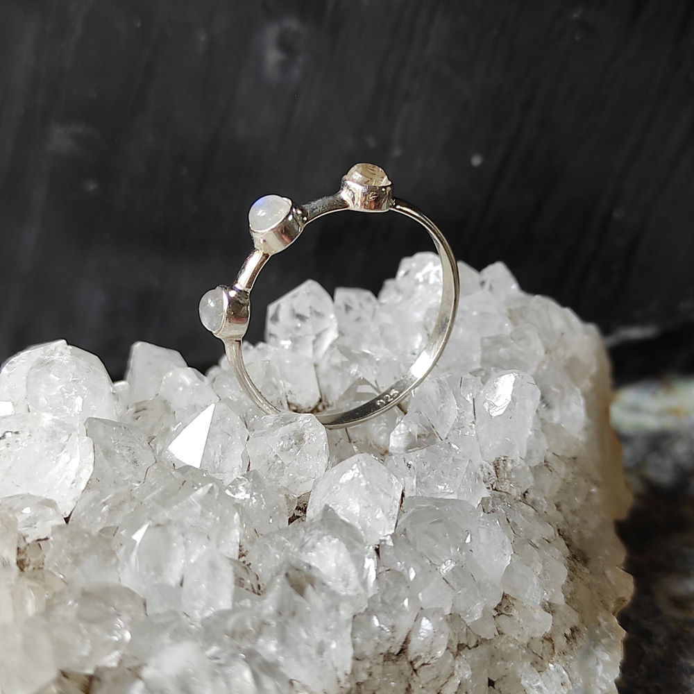 Кольцо ПАРАД ПЛАНЕТ-2, серебро/лунный камень