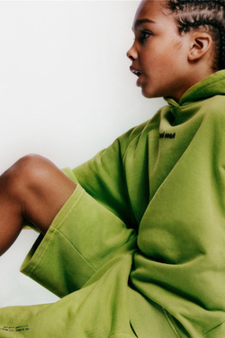 ZARA ХУДИ И ШОРТЫ С НАДПИСЬЮ, ЗЕЛЕНЫЙ