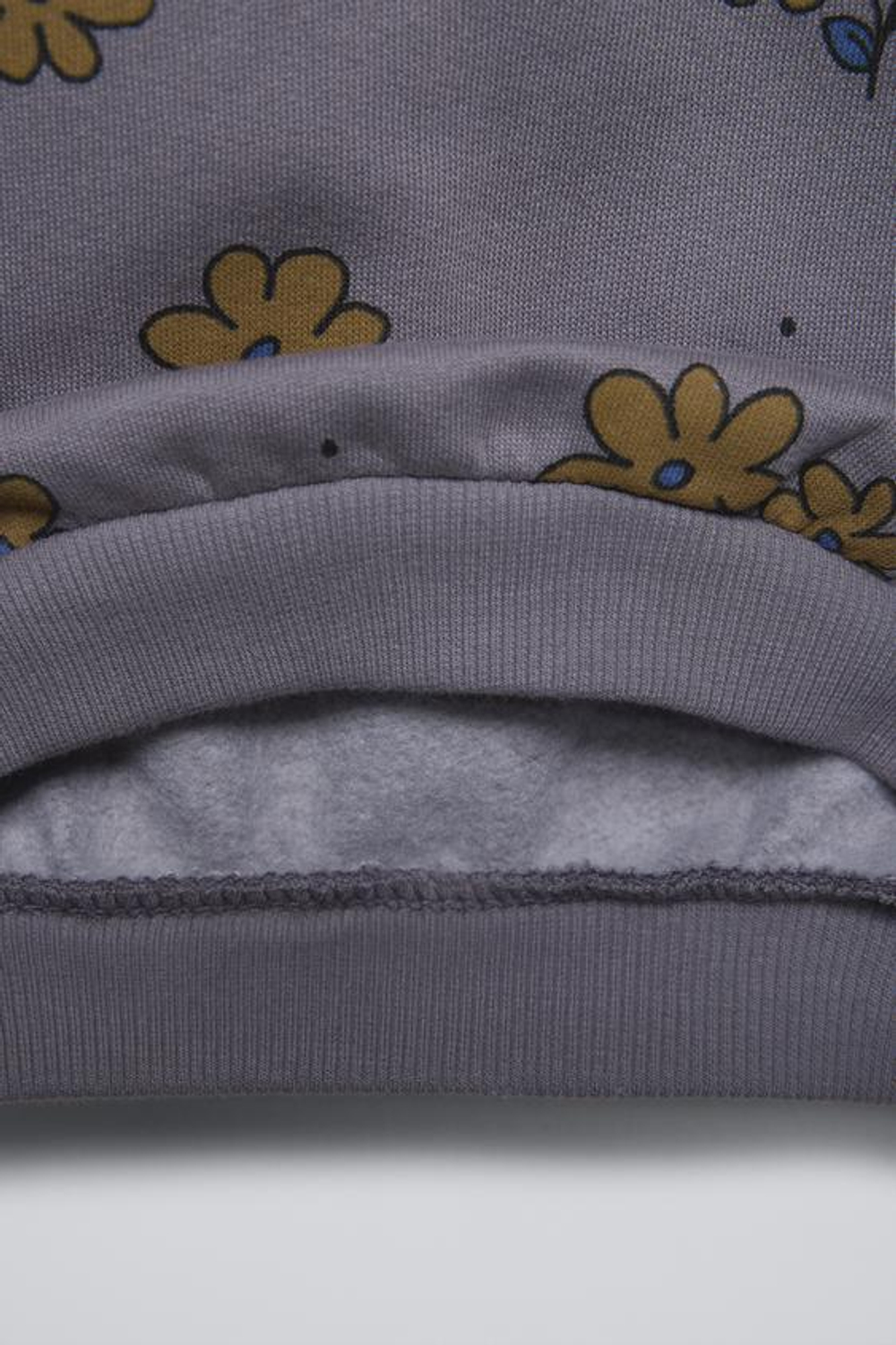 ZARA КОМПЛЕКТ ИЗ ТОЛСТОВКИ С ЦВЕТОЧНЫМ ПРИНТОМ И ЛЕГИНСОВ В РУБЧИК, АНТРАЦИТОВО-СЕРЫЙ