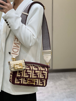 Fendi Baguette 27 cm