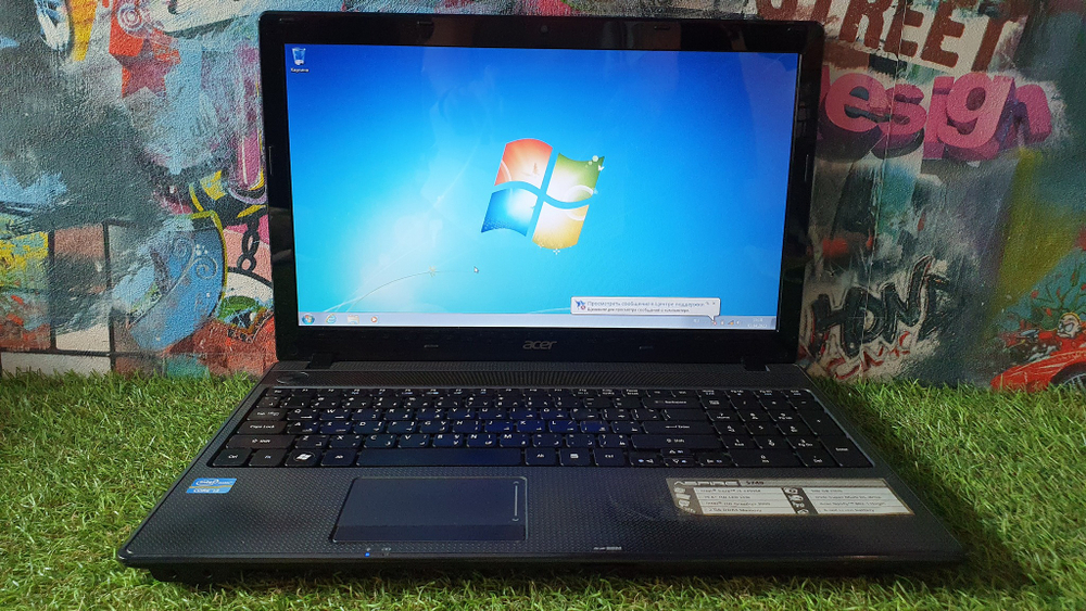 Ноутбук Acer Aspire AS5749 Aspire AS5749-2352G50Mnkk 1366x768, Intel Core i3 2350M 2.3ГГц, 4ГБ, Intel HD Graphics 3000