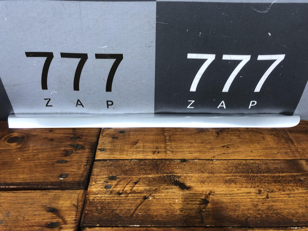 Накладка стекла заднего левого Mercedes GLC (X253) 15-нв Б/У Оригинал A2536700122