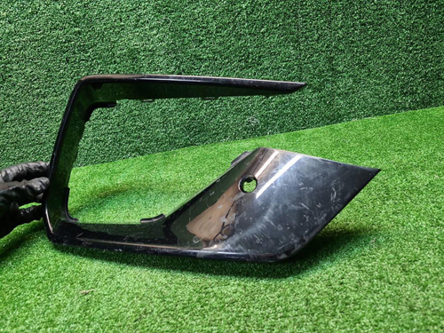 Накладка переднего бампера правая Hongqi HS5 19-нв