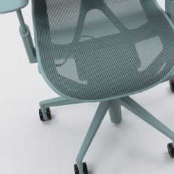 Кресло Herman Miller Cosm, высокая спинка, цвет Glacier, регулируемые подлокотники