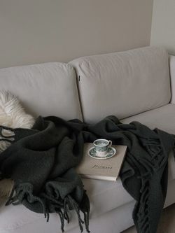 Плед мохеровый хвойно-зеленого цвета из коллекции Essential, 130х180 см