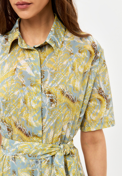 Платье полуприталенного силуэта