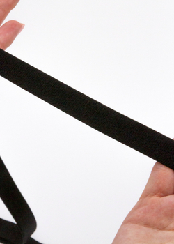 Резинка бретелечная черная глянцевая ширина 15 мм