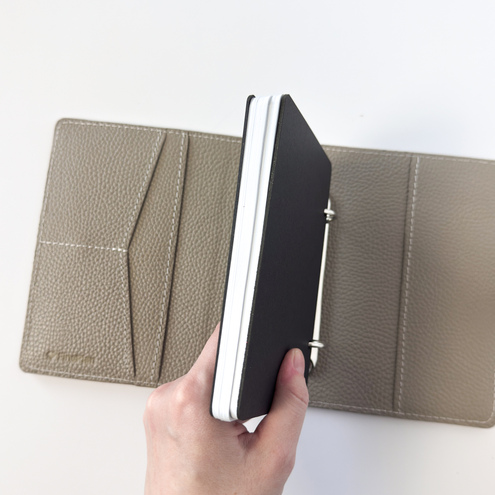 2 черных форзаца из плотного переплетного картона (4/2 кольца)