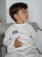 Белый лонгслив оверсайз для школы