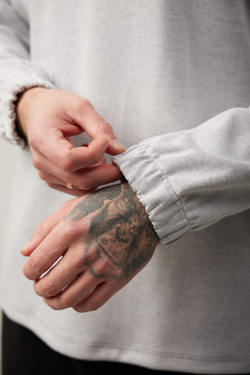 Лонгслив светло-серый