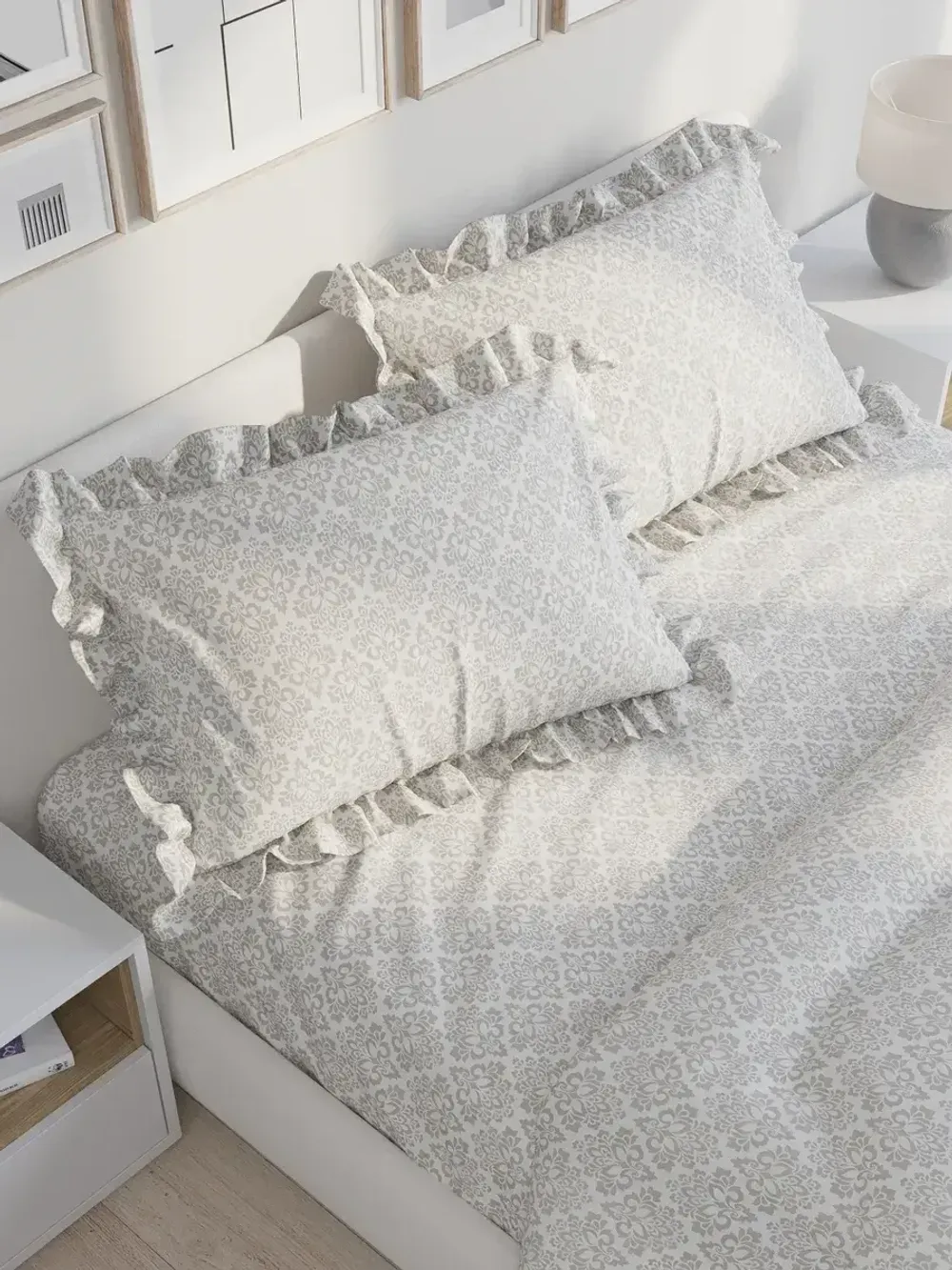 Декоративная наволочка с рюшами, оборками "Классика" 40х60 см, 1 шт, без молнии