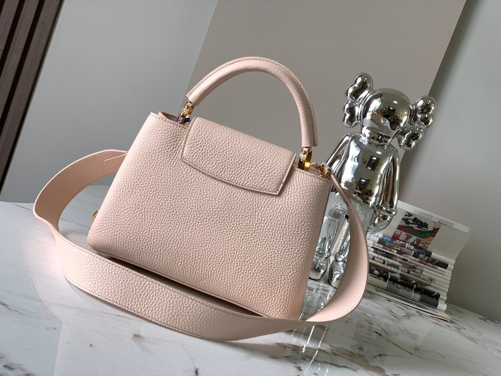 Louis Vuitton Capucines BB