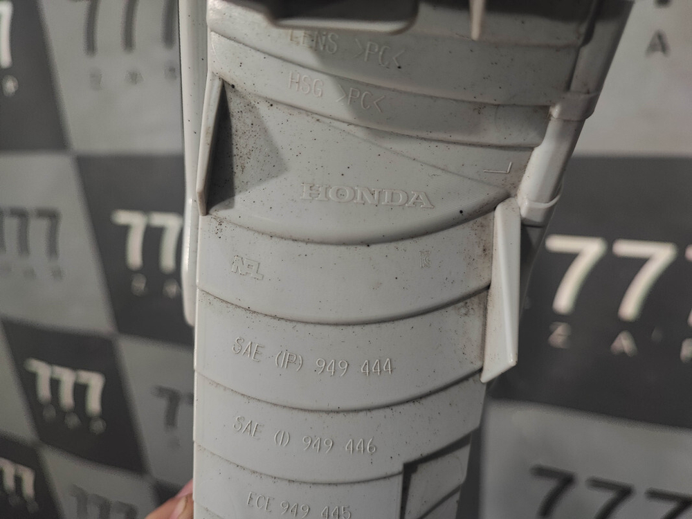 Указатель поворота в бампер левый Honda Pilot 3 (YF6) 15-18 Б/У Оригинал 33350TG7A11