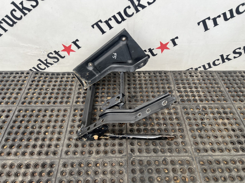 Кронштейн корпуса подножек левый 2023г.