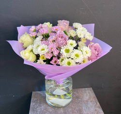 Букет из микса хризантем и роз