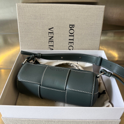 Bottega Veneta Small Canette 21 cm