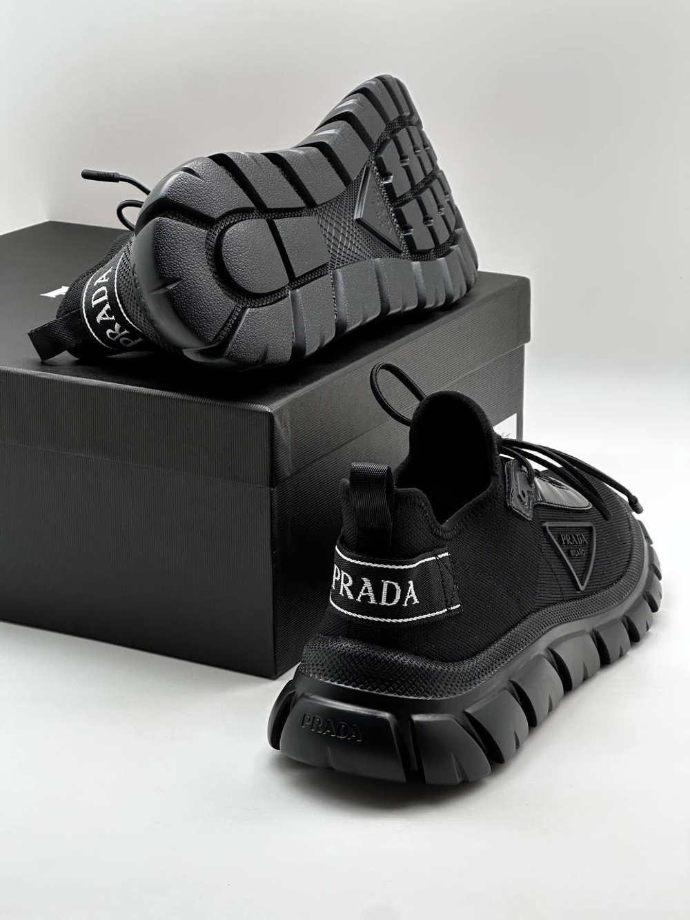 Кроссовки Prada