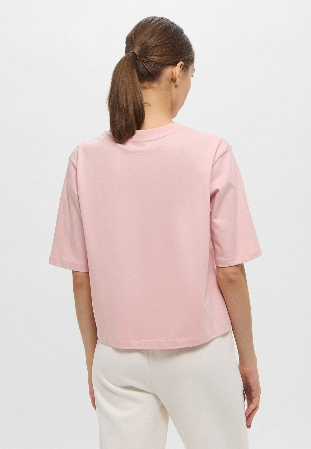 Футболка женская GUESS