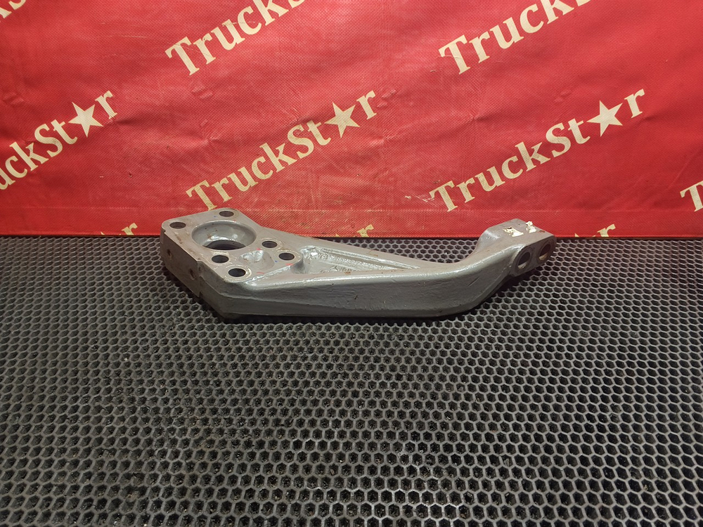 Кронштейн двигателя правый