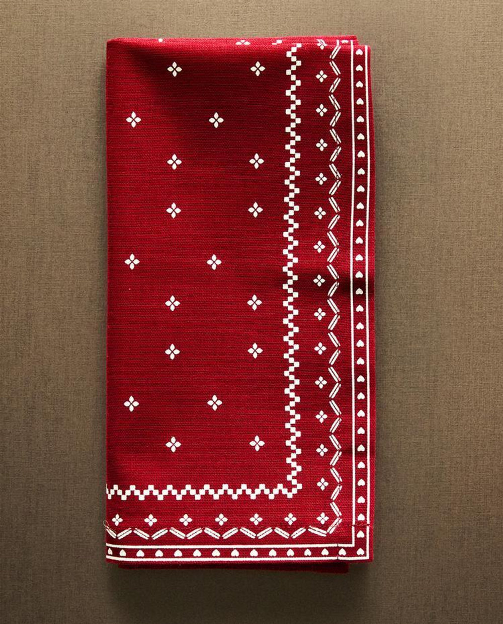ZARA HOME КУХОННЫЕ ПОЛОТЕНЦА С КОНТРАСТНЫМ РОЖДЕСТВЕНСКИМ ПРИНТОМ (НАБОР ИЗ 2 ШТ.), КРАСНЫЙ