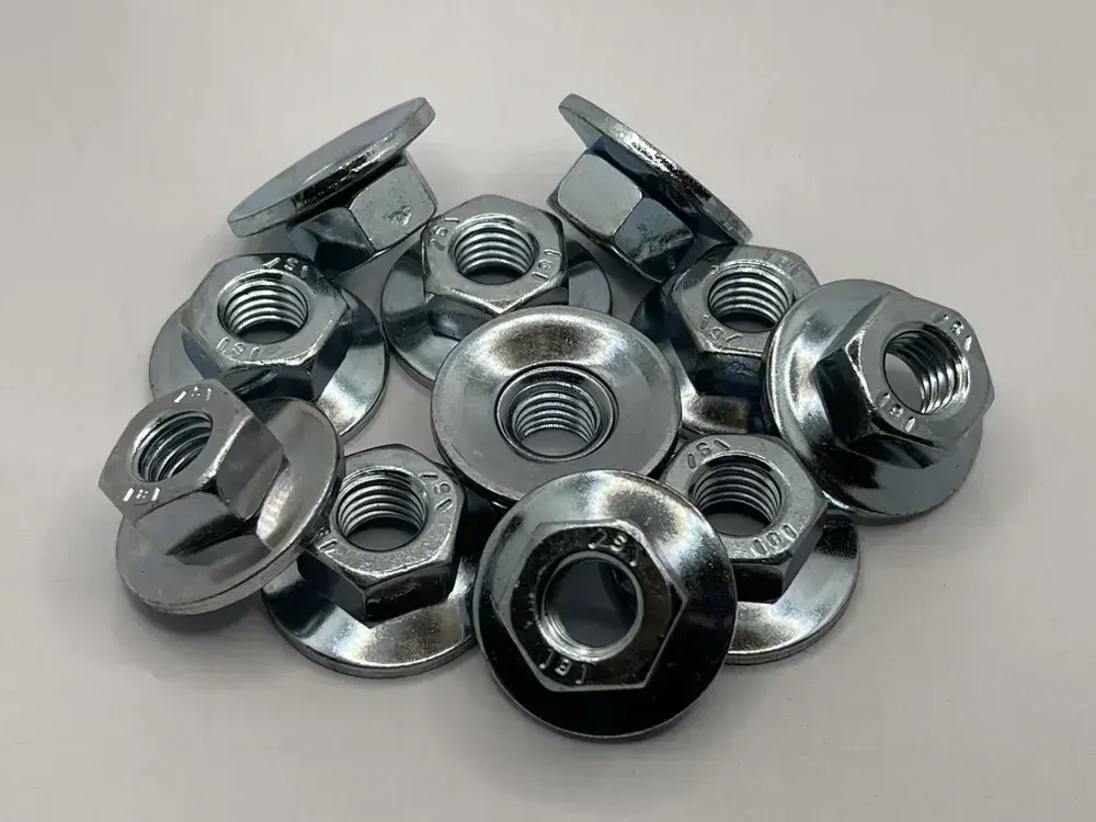 Гайка комбинированная шестигранная с подвижной шайбой М4. 10 штук. Сталь, оцинкованная, класс прочности 8. Шайба: несъемная, подвижная. BOLLHOFF - Германия