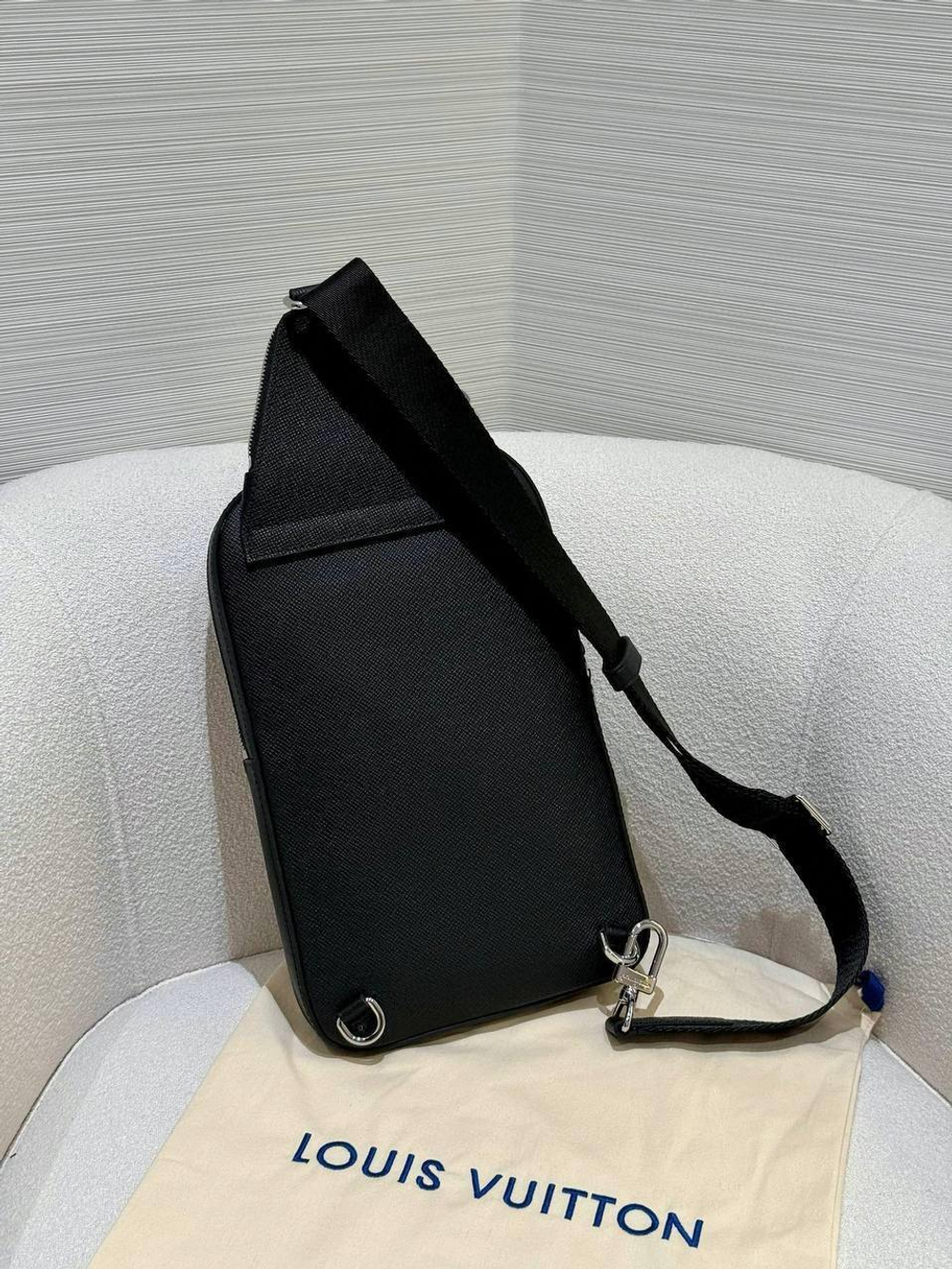 Сумка-слинг Louis Vuitton, арт. 469635889