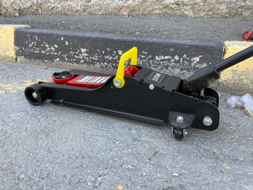 Домкрат (2.5 тонны) подкатной с низким подхватом