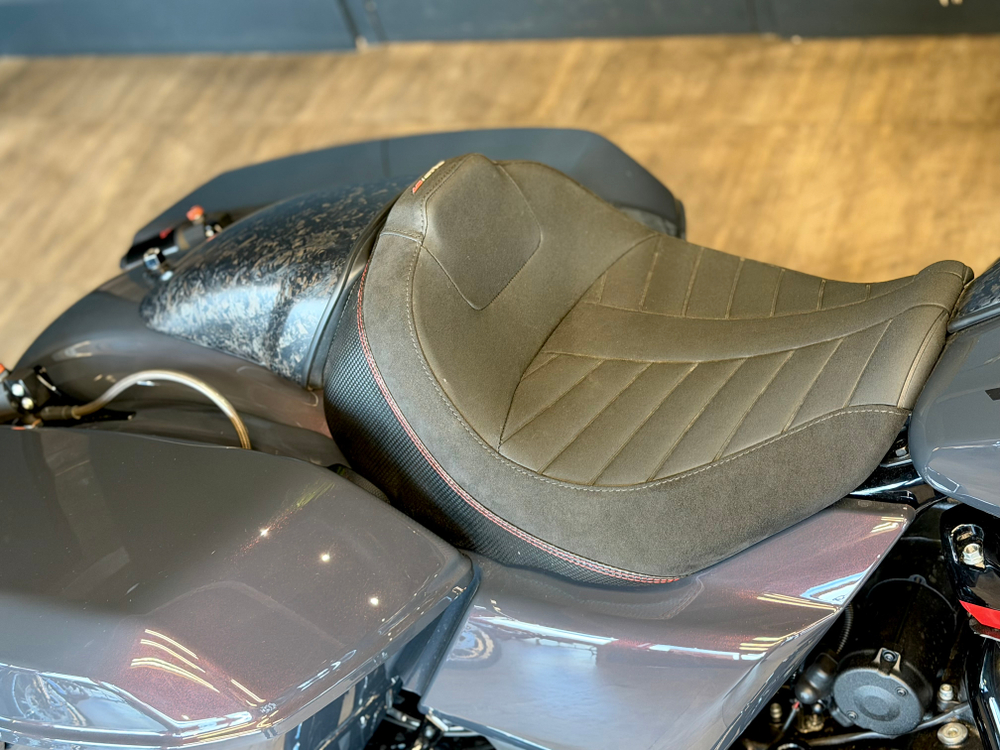 CVO Road Glide ST "Inferno Gray" (2026)