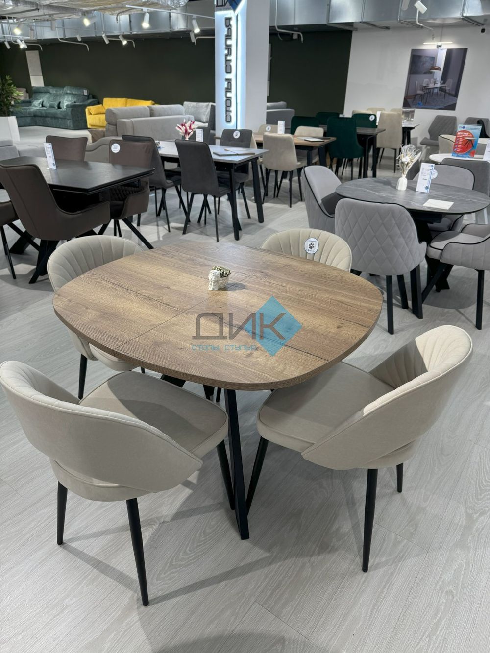 Стол DikLine В110 опоры чёрные