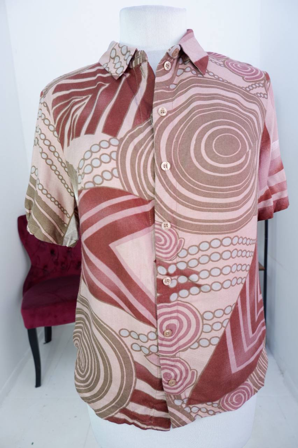 Рубашка НЕЗНАКОМКА повседневная из вискозы 48 размер