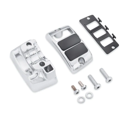 70213-02C КОРПУС ДОПОЛНИТЕЛЬНОГО ПУЛЬТА УПРАВЛЕНИЯ СИСТЕМАМИ МОТОЦИКЛА, СОСТОЯЩИЙ ИЗ ДВУХ ПОЛОВИНОК, С МОНТАЖНЫМ КОМПЛЕКТОМ: МОНТАЖНЫЙ КРОНШТЕЙН, 2 ЗАГЛУШКИ, 2